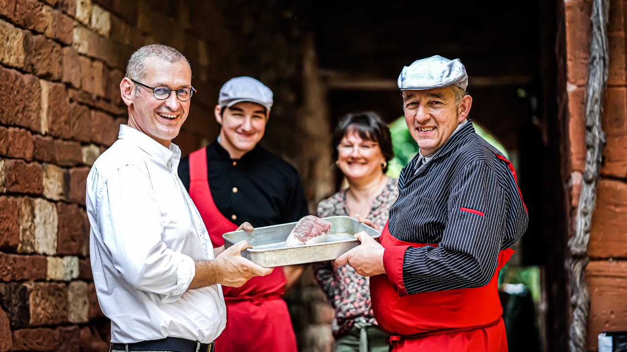 Fournisseur local à l'honneur - Le Cantou Collonges la Rouge - Boucherie Manevy Meyssac