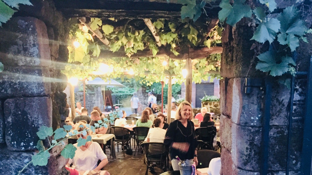 fraicheur de la treille de vigne au cantou à collonges la rouge 