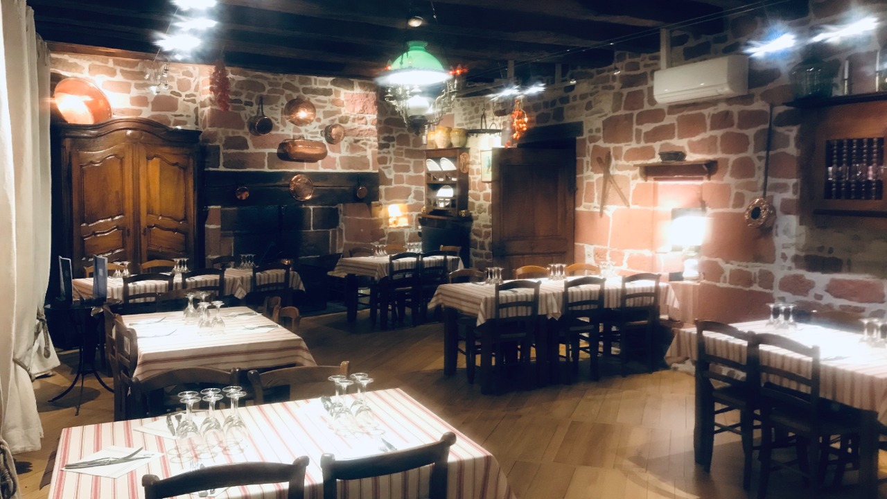 salles climatisées au cantou à collonges la rouge